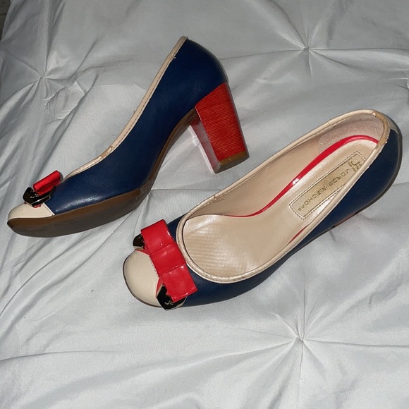 Heels - Picture 2 of 4